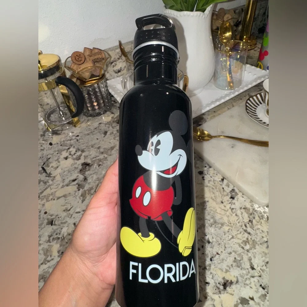 Disney cup - Picture 1 of 5